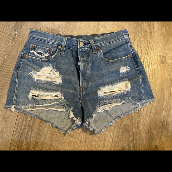 SOLD !! Levi’s 501 shorts, high rise non-stretch - Picture 4 of 9